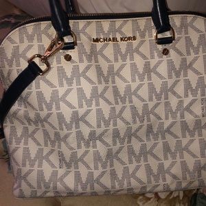 Michael kors purse